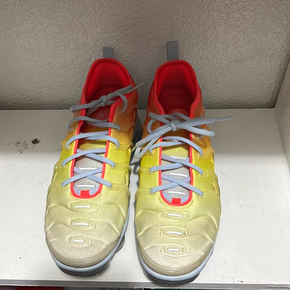 Nike tennis shoes
